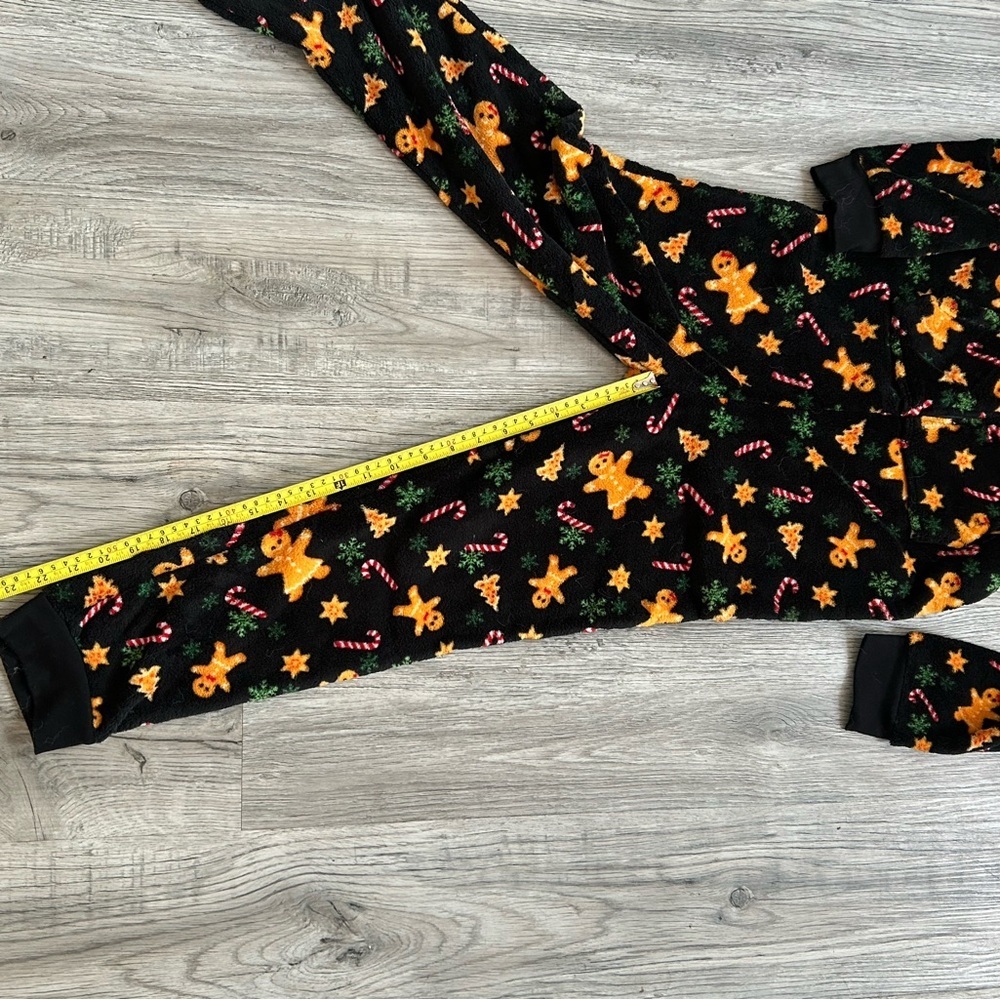Forever 21 Kids Gingerbread Men Patterned Onsie Pajama Sz 13/14 - Picture 3 of 9